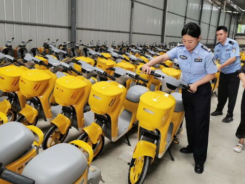 贴心服务进企业 交警上门办理车辆注册登记业务